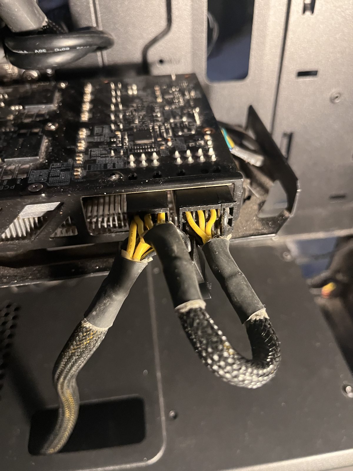 PCIe power cable connected to the top of the GTX 760